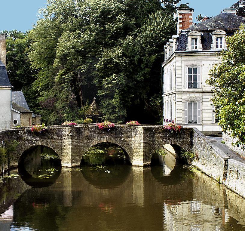 La Demeure De L'Ile Bed and Breakfast Craon  Buitenkant foto