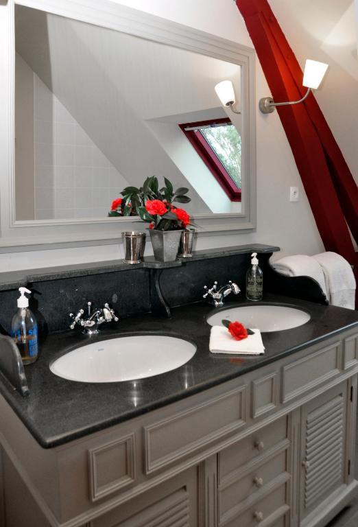 La Demeure De L'Ile Bed and Breakfast Craon  Kamer foto